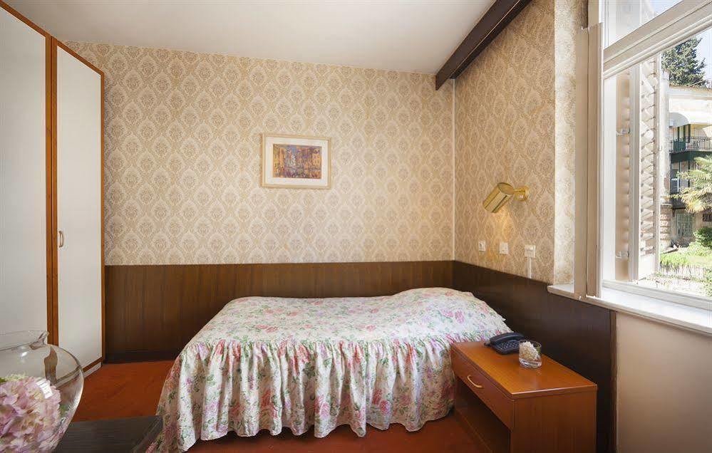 Hotel Lungomare - Liburnia 3*