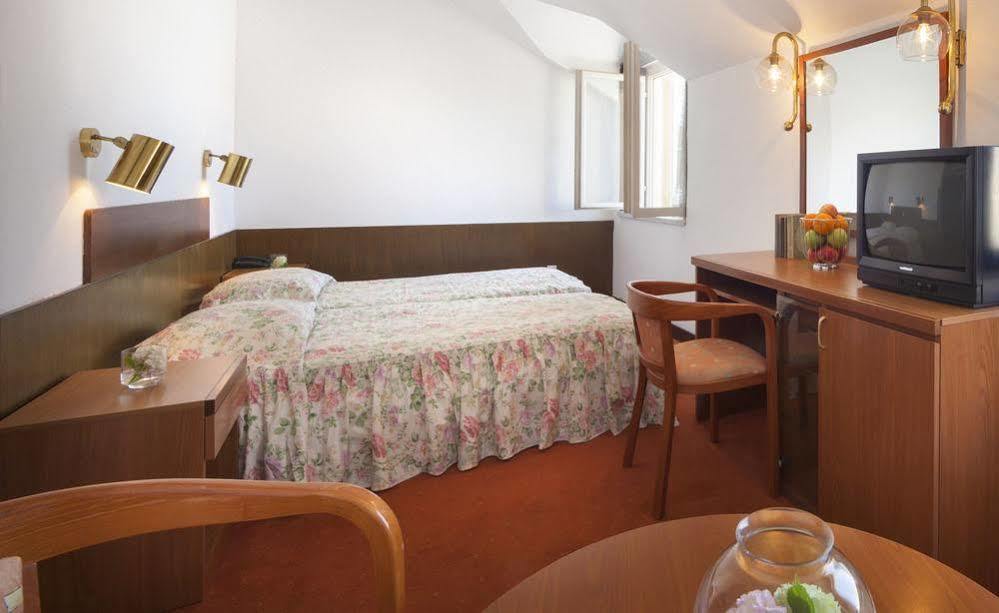 Lungomare - Liburnia Hotel 3*